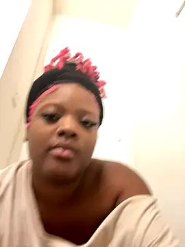 Snapshot of Indigo-love23 chatting on November 16, 2025, 1:33 am Indigo-love23 online show from November 16, 2025, 1:33 am