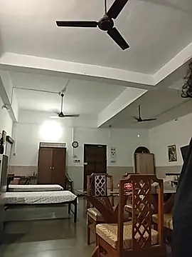 Susannemilf online show from April 17, 2026, 2:25 am