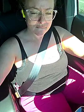 julimonroe online show from March 5, 2025, 7:17 pm