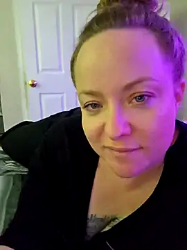 julimonroe online show from March 8, 2025, 12:33 am