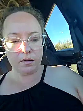 julimonroe online show from March 18, 2025, 3:10 pm