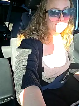 julimonroe online show from October 24, 2025, 4:47 pm