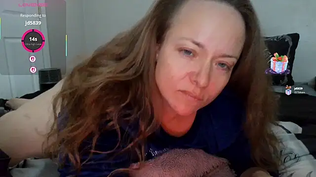 julimonroe online show from November 30, 2025, 9:41 pm