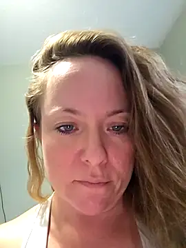 julimonroe online show from January 6, 2026, 9:07 pm