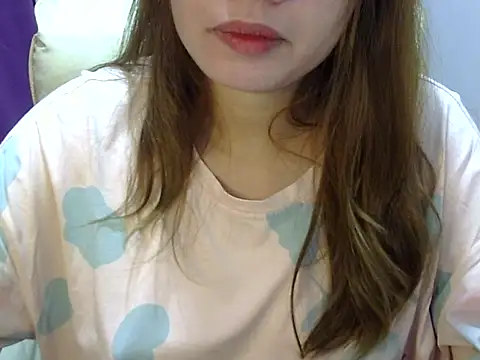    zurIII09  online show from December 18, 2025, 4:46 pm