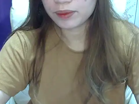    zurIII09  online show from May 16, 2026, 7:34 pm