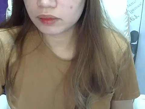    zurIII09  online show from May 16, 2026, 8:07 pm