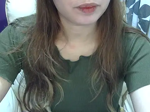    zurIII09  online show from May 18, 2026, 6:47 pm