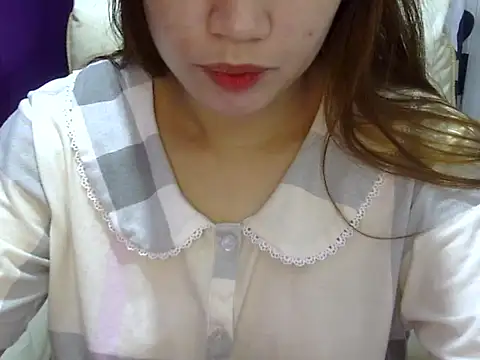    zurIII09  online show from May 23, 2026, 5:50 pm