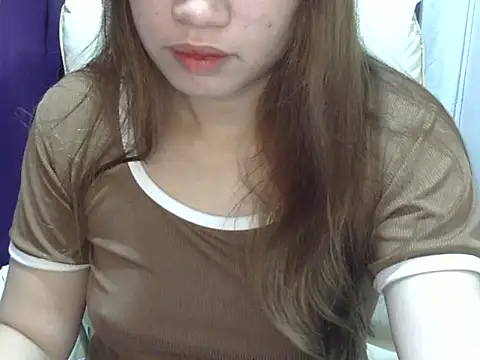    zurIII09  online show from May 26, 2026, 6:26 pm