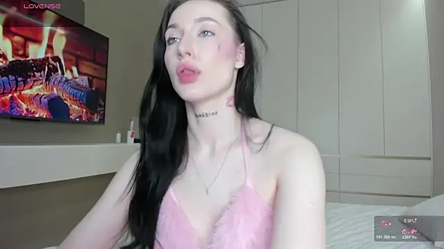 Snapshot of JenniferQueen11 chatting on April 23, 2026, 6:21 pm JenniferQueen11 online show from April 23, 2026, 6:21 pm