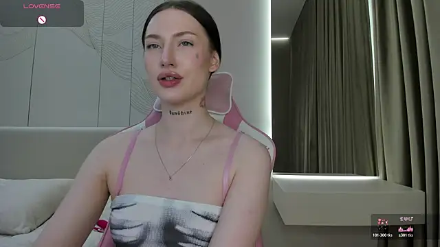 Snapshot of JenniferQueen11 chatting on May 21, 2026, 2:46 pm JenniferQueen11 online show from May 21, 2026, 2:46 pm
