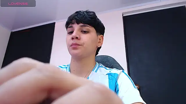 Snapshot of bad_giirl_ chatting on December 18, 2024, 3:55 pm bad giirl online show from December 18, 2024, 3:55 pm