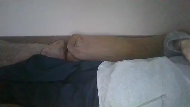 Snapshot of Anderrust chatting on December 21, 2025, 12:34 pm Anderrust online show from December 21, 2025, 12:34 pm