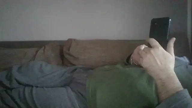 Snapshot of Anderrust chatting on January 17, 2026, 8:41 am Anderrust online show from January 17, 2026, 8:41 am