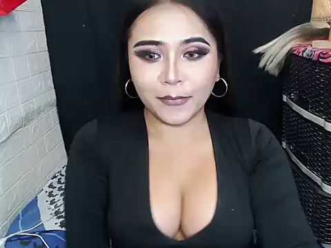 Snapshot of x12inchanaconda chatting on December 15, 2025, 10:08 am x12inchanaconda online show from December 15, 2025, 10:08 am