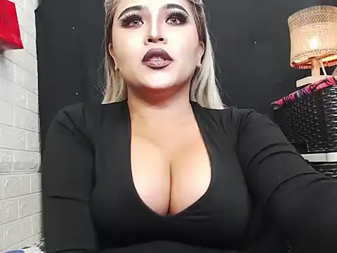 Snapshot of x12inchanaconda chatting on December 18, 2025, 11:00 pm x12inchanaconda online show from December 18, 2025, 11:00 pm