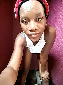 Petite li online show from November 18, 2025, 7:35 am