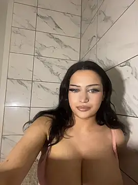 Snapshot of EmiliaPetrova chatting on July 13, 2026, 12:02 am EmiliaPetrova online show from July 13, 2026, 12:02 am