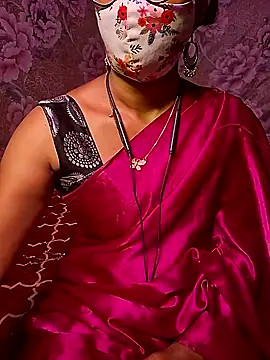 Snapshot of XBHUUME chatting on February 11, 2025, 5:18 pm XBHUUME online show from February 11, 2025, 5:18 pm