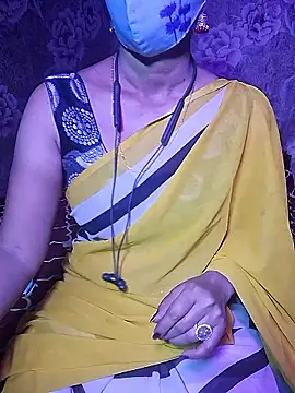 Snapshot of XBHUUME chatting on November 11, 2025, 5:02 pm XBHUUME online show from November 11, 2025, 5:02 pm