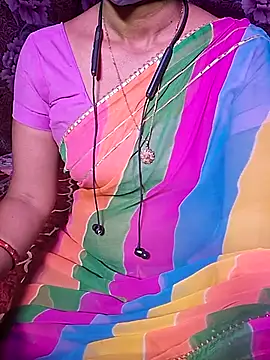 Snapshot of XBHUUME chatting on February 9, 2026, 4:44 pm XBHUUME online show from February 9, 2026, 4:44 pm