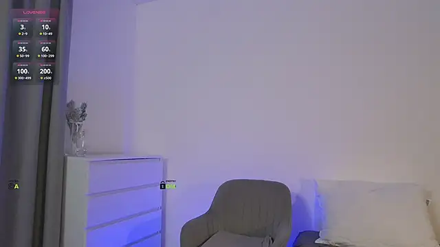 Fallinlove1 online show from February 7, 2025, 6:34 pm