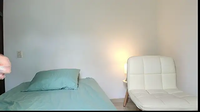 Snapshot of carminaurmommy chatting on December 17, 2024, 7:04 pm carminaurmommy online show from December 17, 2024, 7:04 pm