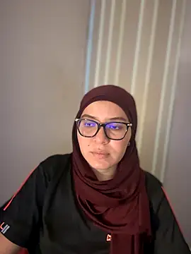 MatchedEyebrow online show from November 19, 2025, 10:54 pm