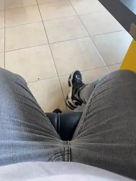 Snapshot of S2kicibey06 chatting on January 31, 2025, 1:02 pm S2kicibey06 online show from January 31, 2025, 1:02 pm