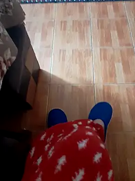 feet toes online show from October 28, 2025, 5:33 am