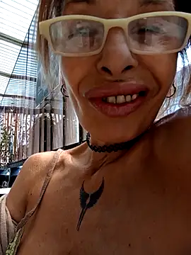 FrozenWaffle online show from December 16, 2025, 3:50 pm