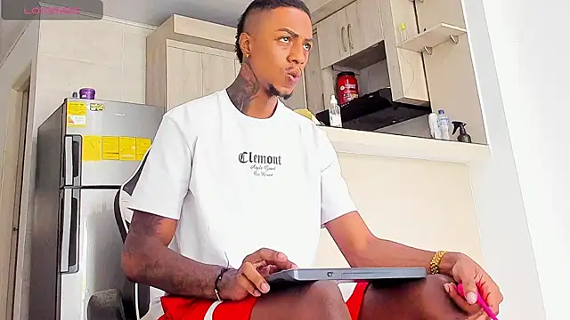 Snapshot of YeremiBrowm chatting on February 5, 2026, 4:11 pm YeremiBrowm online show from February 5, 2026, 4:11 pm