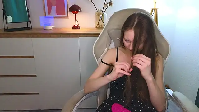 Snapshot of freya_nilsson chatting on December 11, 2024, 4:09 pm freya nilsson online show from December 11, 2024, 4:09 pm