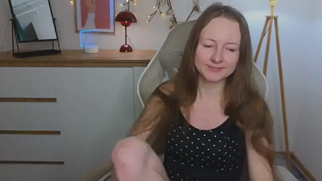 Snapshot of freya_nilsson chatting on December 18, 2024, 4:06 pm freya nilsson online show from December 18, 2024, 4:06 pm