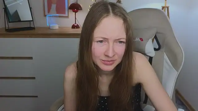 Snapshot of freya_nilsson chatting on December 18, 2024, 7:08 pm freya nilsson online show from December 18, 2024, 7:08 pm
