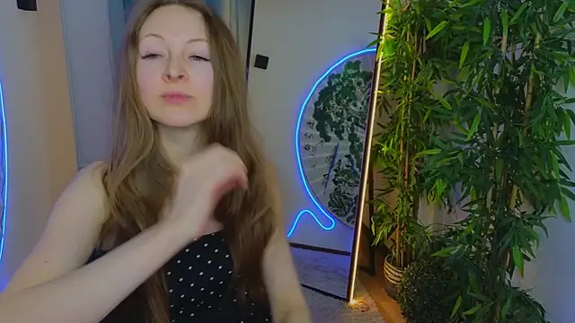 Snapshot of freya_nilsson chatting on December 20, 2024, 7:17 pm freya nilsson online show from December 20, 2024, 7:17 pm