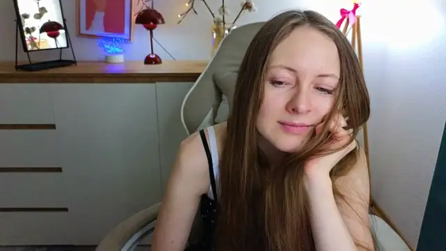 Snapshot of freya_nilsson chatting on January 21, 2025, 4:27 pm freya nilsson online show from January 21, 2025, 4:27 pm