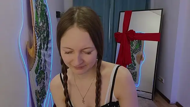 Snapshot of freya_nilsson chatting on January 23, 2025, 12:30 pm freya nilsson online show from January 23, 2025, 12:30 pm