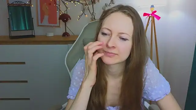 Snapshot of freya_nilsson chatting on February 4, 2025, 12:44 pm freya nilsson online show from February 4, 2025, 12:44 pm