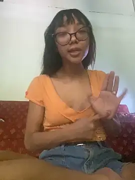 Snapshot of Karmakuro chatting on September 22, 2025, 8:22 pm Karmakuro online show from September 22, 2025, 8:22 pm