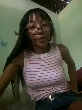 Snapshot of Karmakuro chatting on September 24, 2025, 5:27 pm Karmakuro online show from September 24, 2025, 5:27 pm