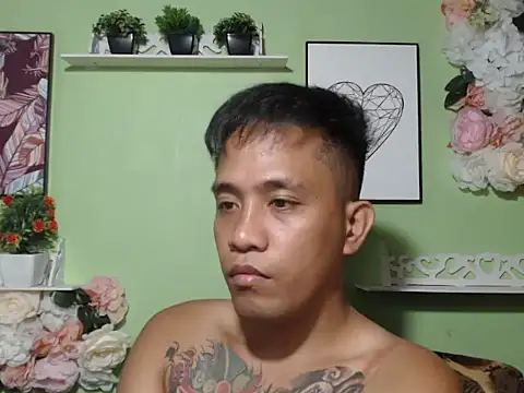 Thyler08 online show from November 19, 2025, 1:22 pm