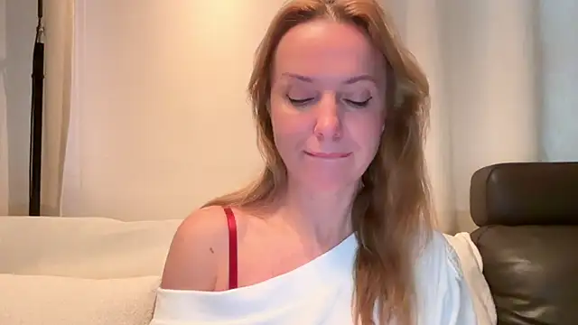 Snapshot of RachellAmazing chatting on January 21, 2025, 7:15 am RachellAmazing online show from January 21, 2025, 7:15 am
