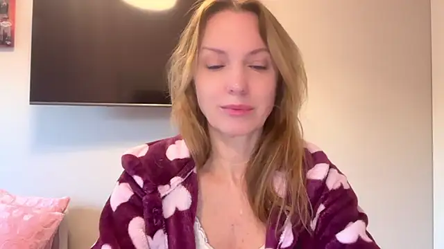 Snapshot of RachellAmazing chatting on March 18, 2025, 6:14 am RachellAmazing online show from March 18, 2025, 6:14 am