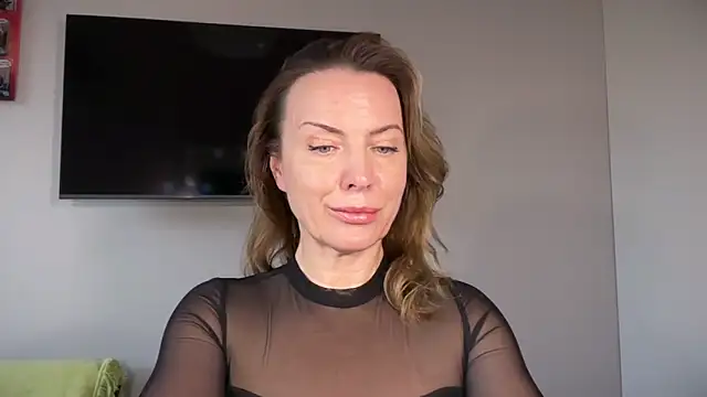 RachellAmazing online show from November 4, 2025, 1:21 pm