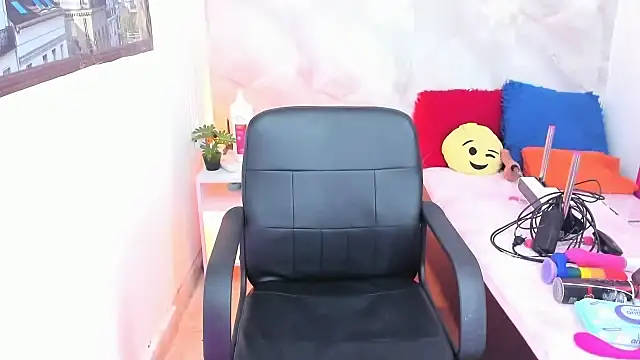 Lunastar02 online show from March 19, 2026, 1:48 pm