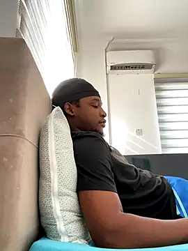 Snapshot of finefinance chatting on October 12, 2025, 5:50 am finefinance online show from October 12, 2025, 5:50 am