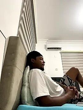 Snapshot of finefinance chatting on October 18, 2025, 5:46 pm finefinance online show from October 18, 2025, 5:46 pm