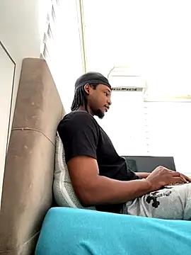 Snapshot of finefinance chatting on October 27, 2025, 6:28 am finefinance online show from October 27, 2025, 6:28 am